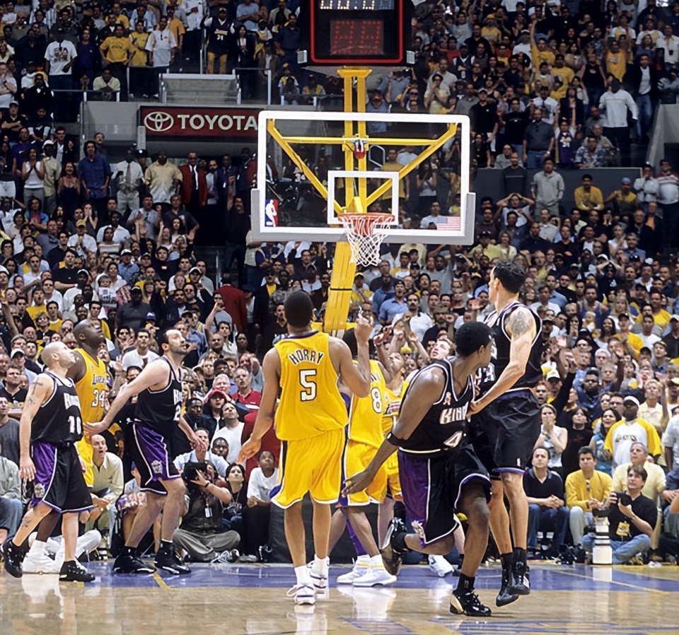 球场风云！NBA比赛中球队实力较量