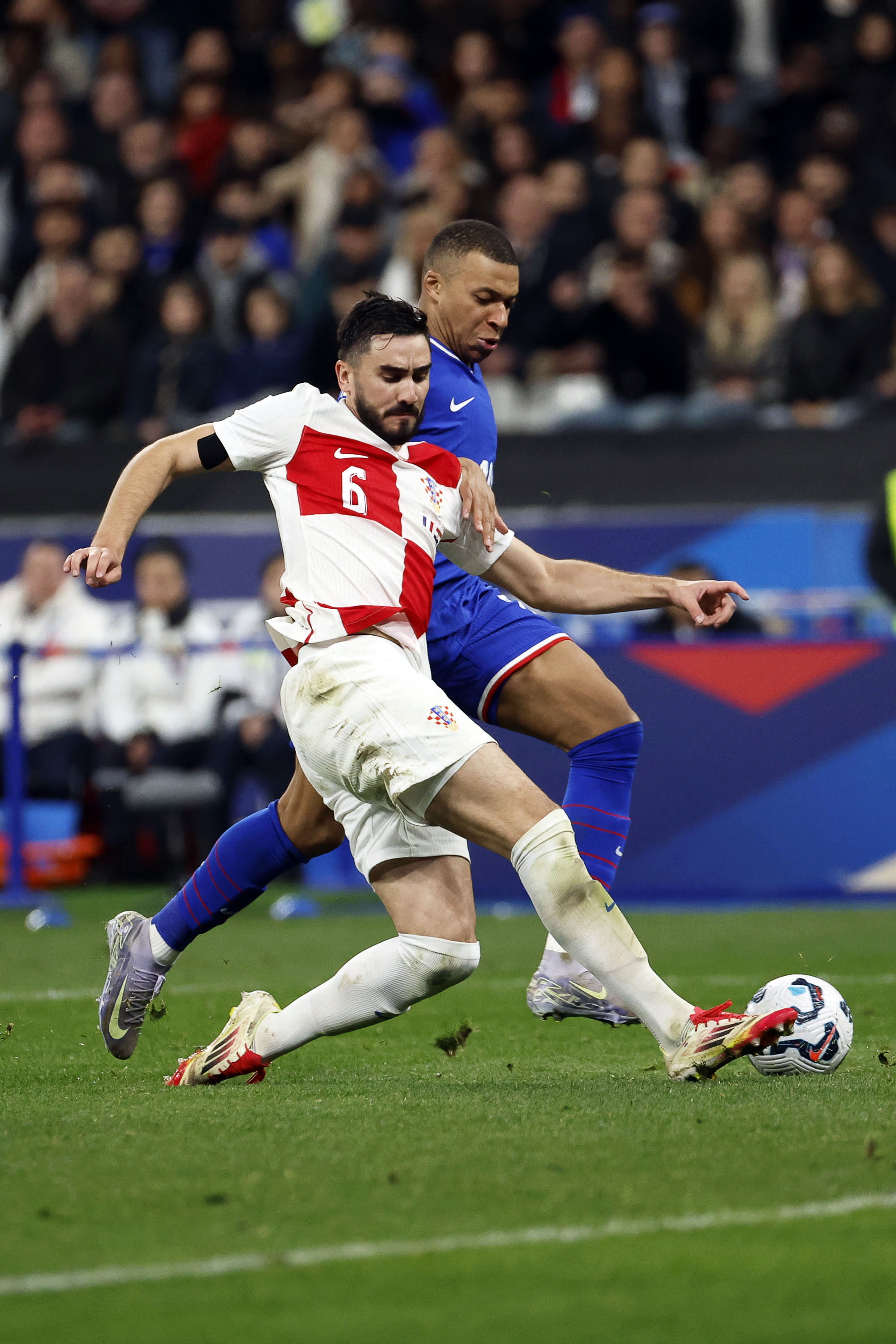 爱游戏-欧国联杯中球队间的激烈竞争加剧的简单介绍