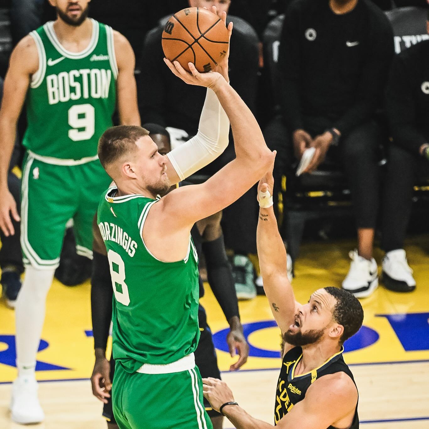 爱游戏登录-勇士险胜猛龙，塔图姆抢断壮举延续连胜