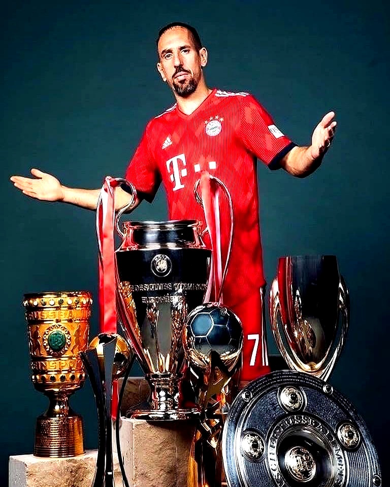 关于拜仁慕尼黑前锋在联赛中连续进球,荣膺金靴榜首的信息 关于拜仁慕尼黑前锋在联赛中连续进球,荣膺金靴榜首的信息