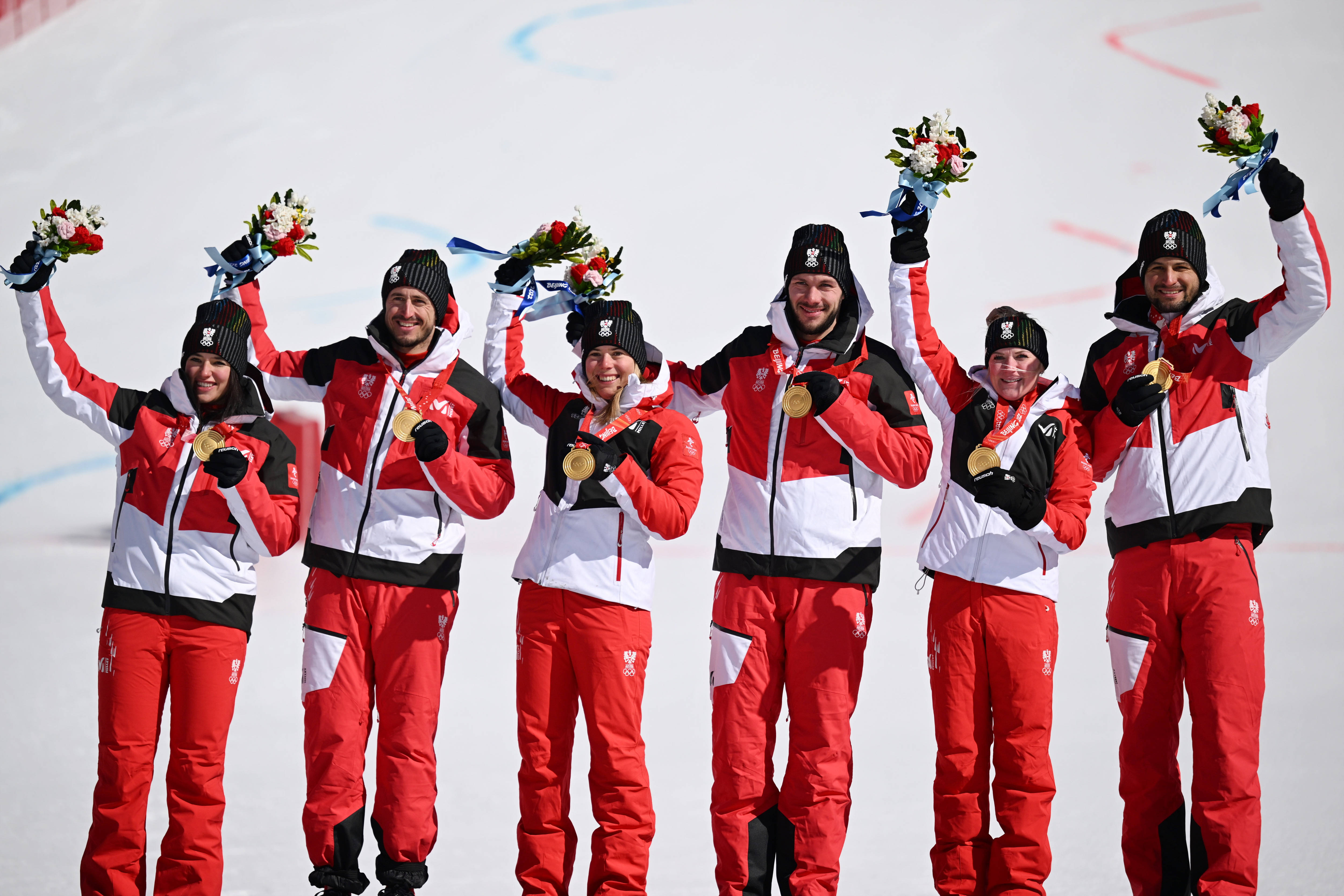 奥地利滑雪选手冲刺夺冠，展现出色实力