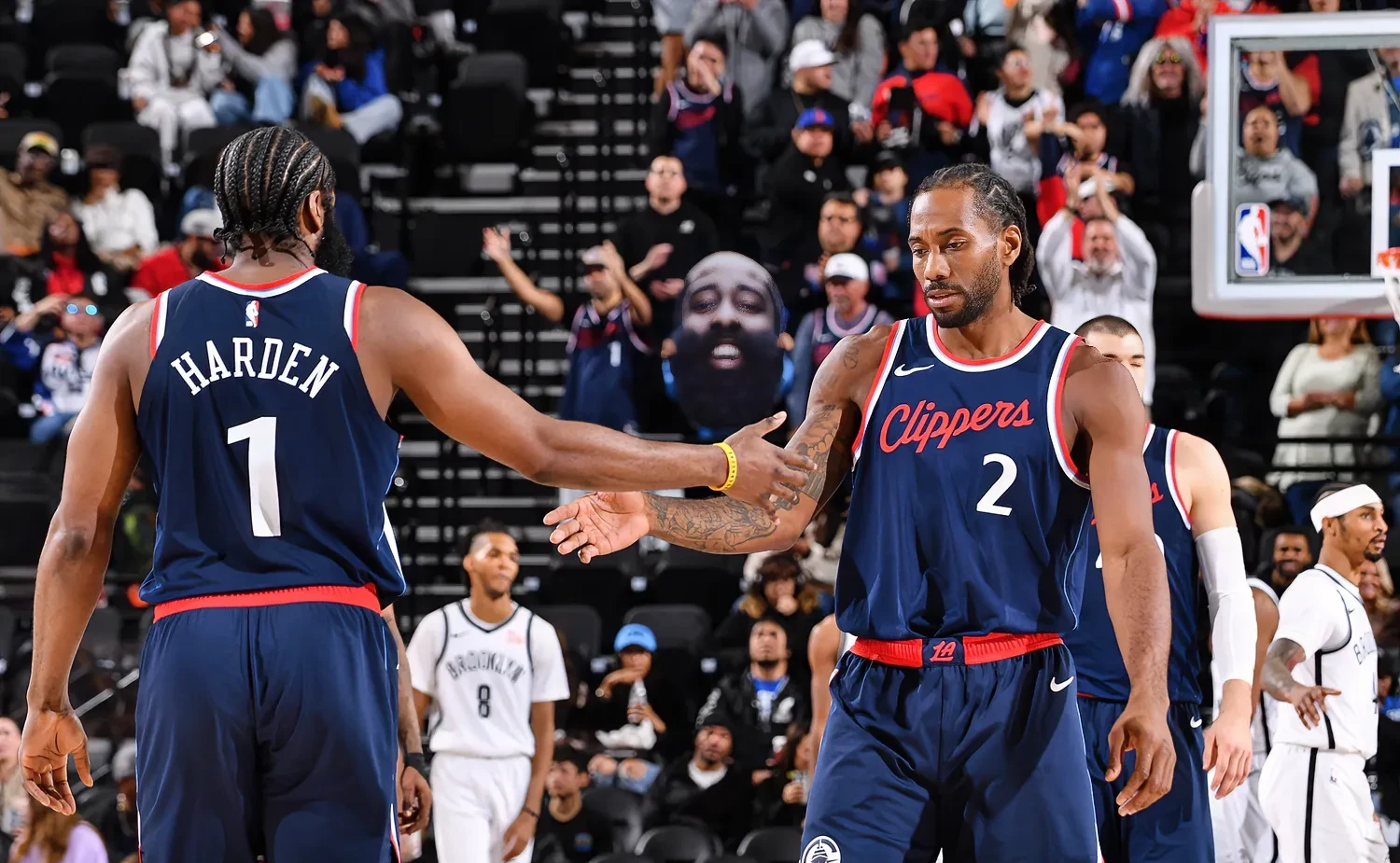 快船客场艰难战胜森林狼