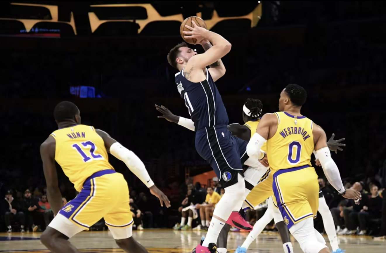 包含NBA球员实力悍不可挡，赛场上尽展风采！的词条