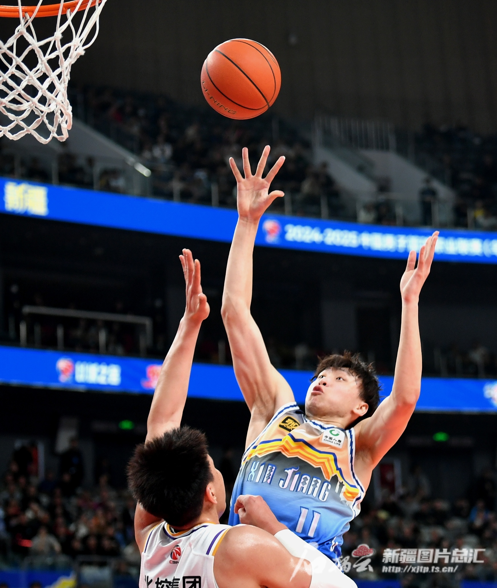 包含新疆队实地训练努力拼搏走向胜利的词条