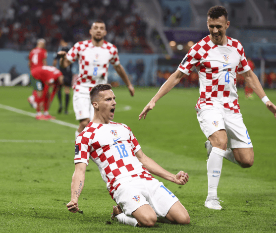 爱游戏官网入口-黑山队在比赛中意外获胜，吸引关注