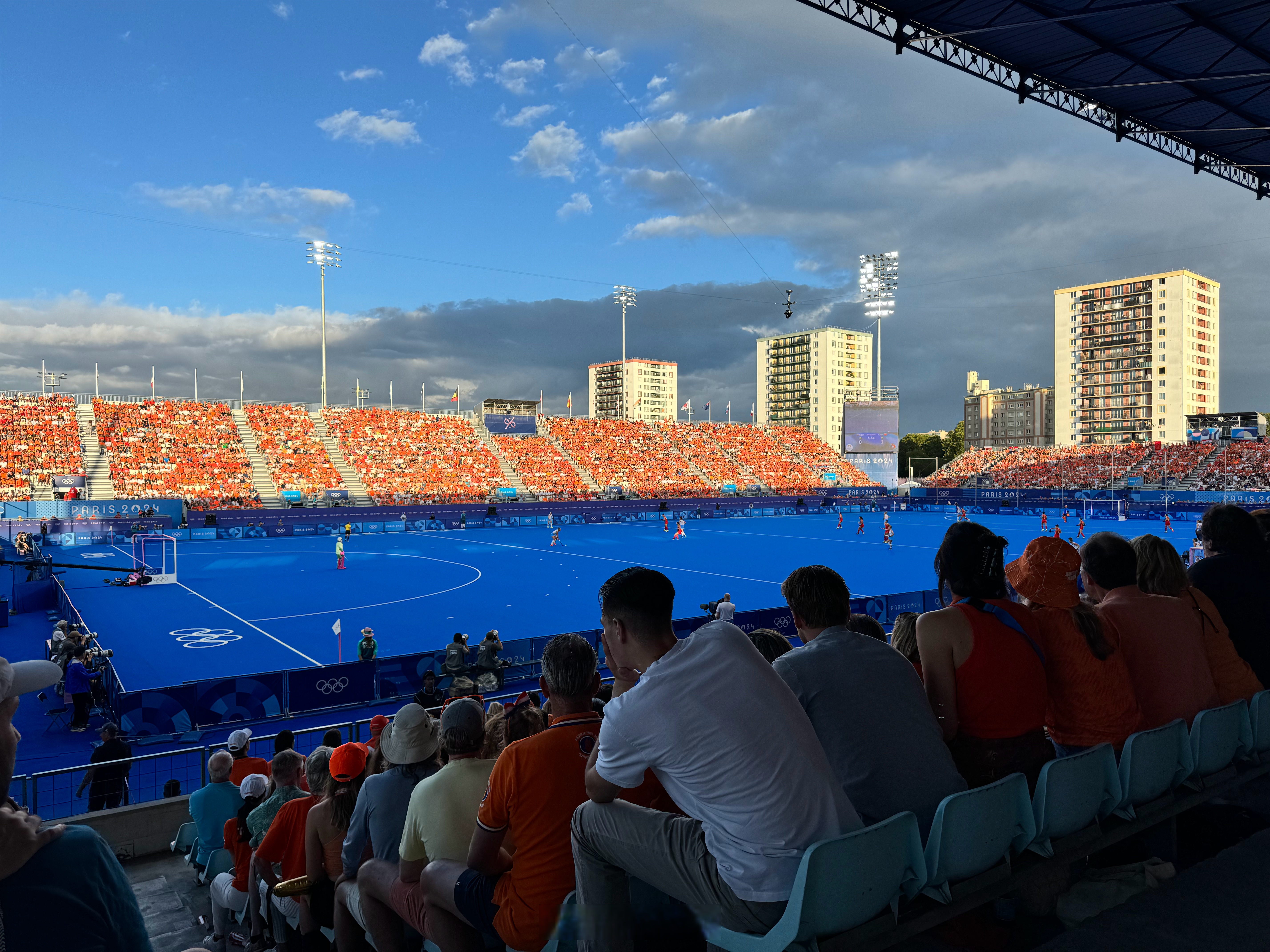 包含加维球队主场表现出色,球迷欢呼连连的词条 包含加维球队主场表现出色,球迷欢呼连连的词条